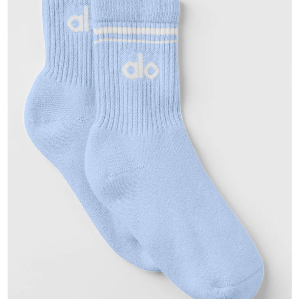 ALO Unisex Half-Crew Throwback Sock Color Limited Edition Seashell Blue/White